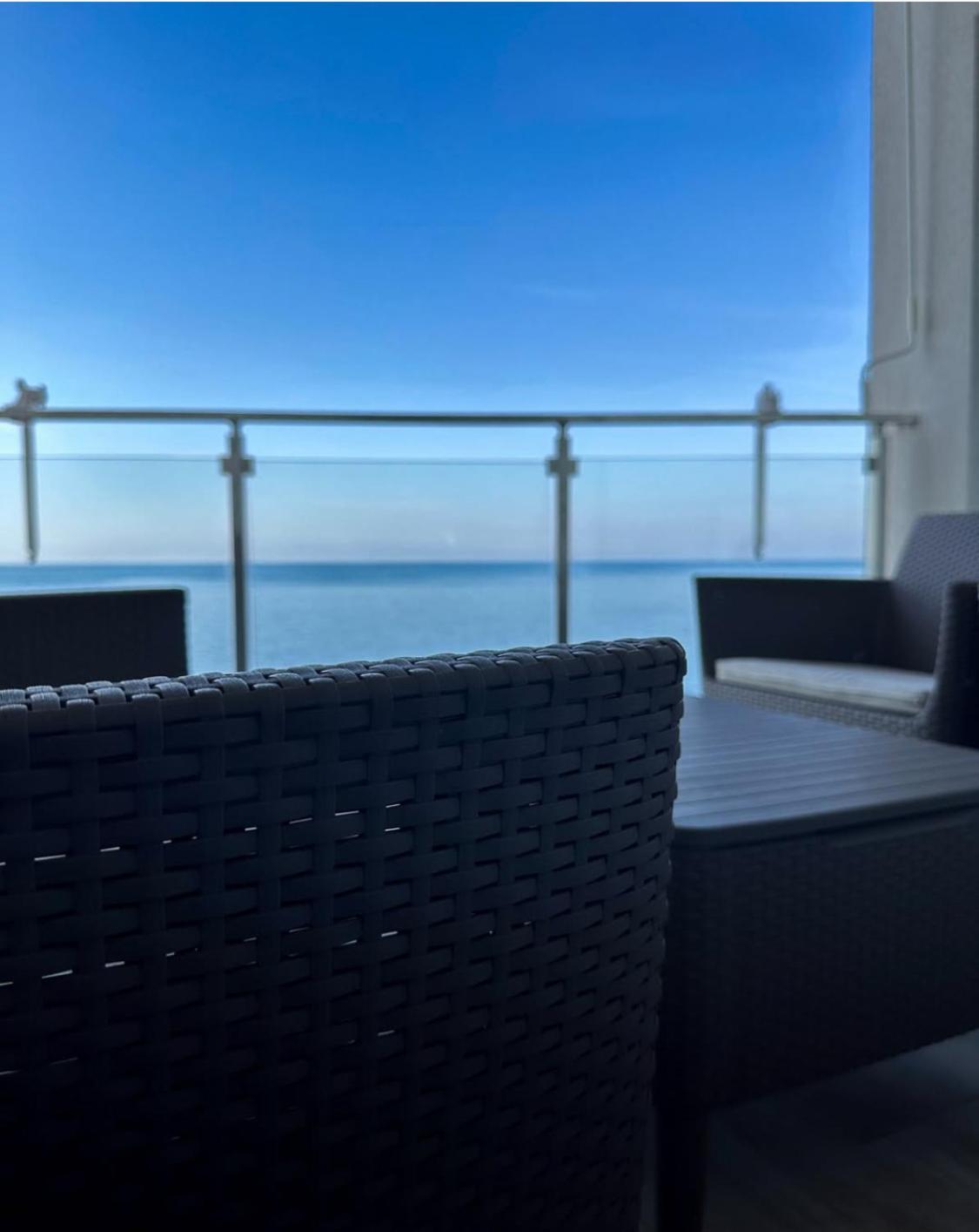 Paradise Beachfront View 2 Добра вода Екстериор снимка